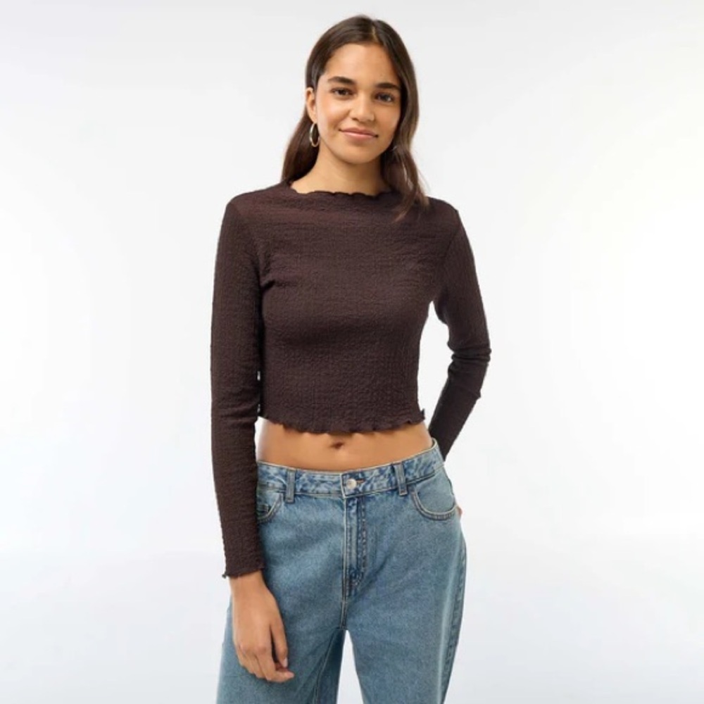 Good Luck Gem Brown Long Sleeve Crop Top